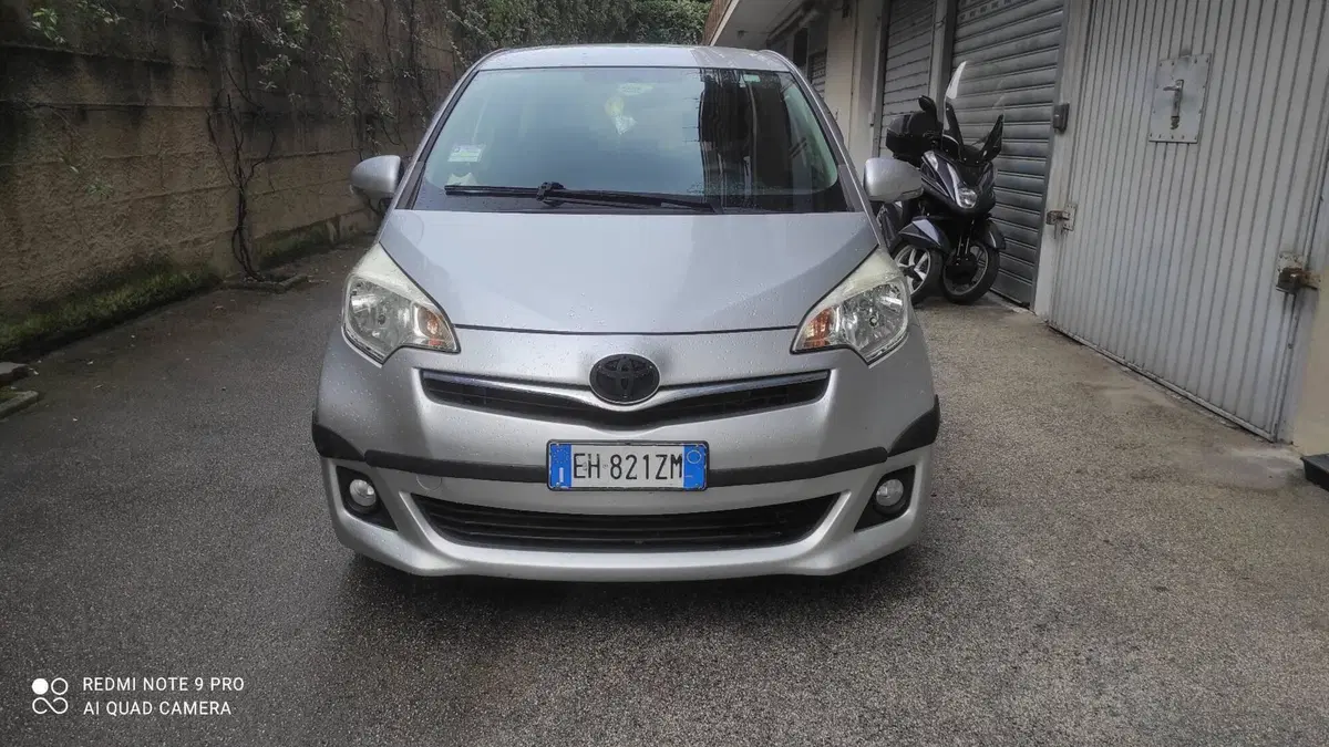 Toyota Verso-S usata a Caserta (7)