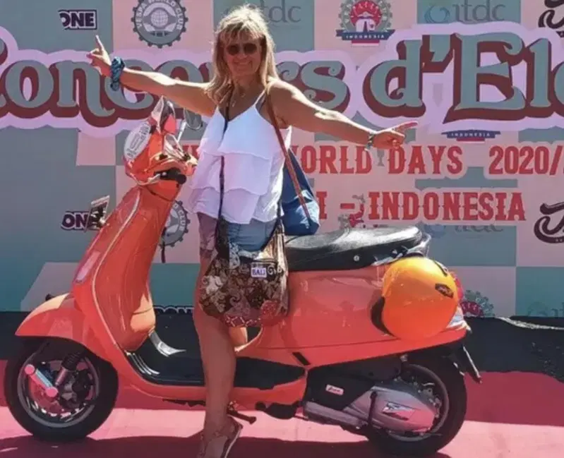 È morta in un incidente Sandra Carozzi: girava il mondo con la Vespa