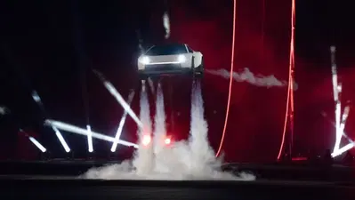 Ferrari fa i complimenti a Tesla. Benedetto Vigna promuove la Roadster: «10 su 10» per tecnologia e presentazione