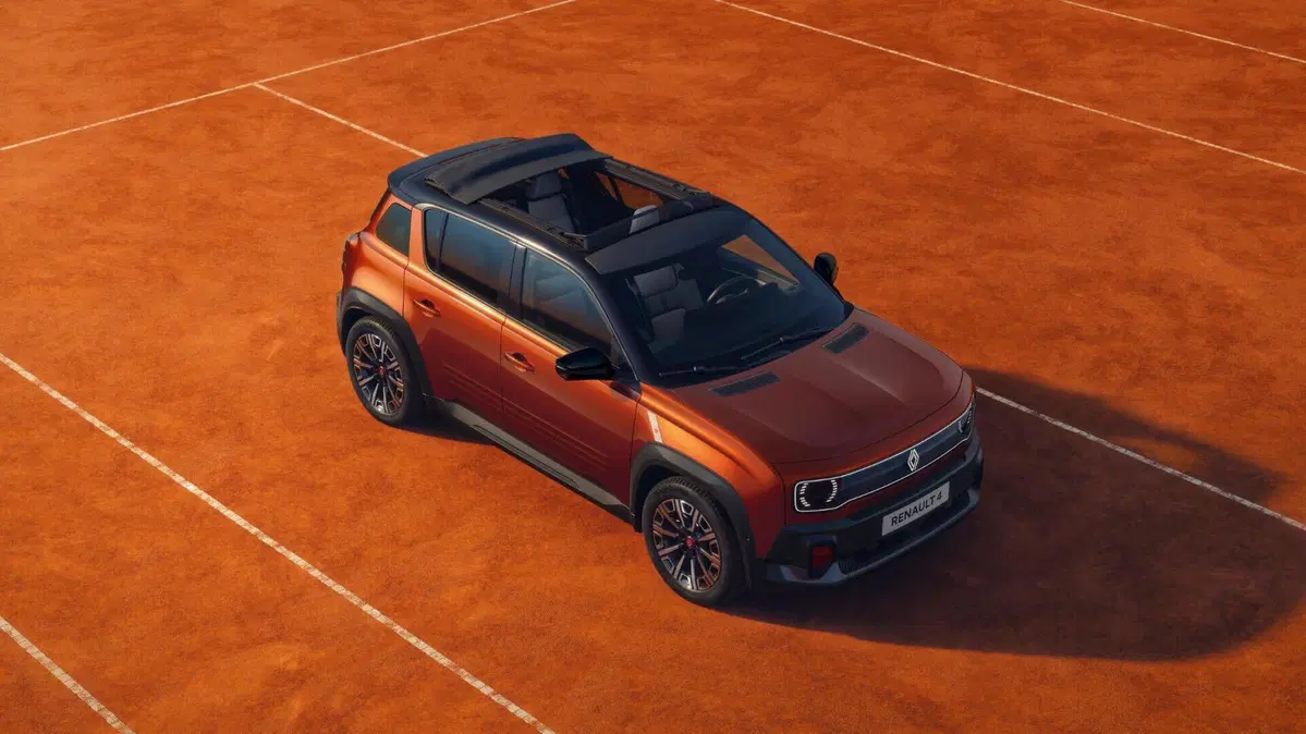 Renault 4 E-Tech Electric: l'elettrica si aggiorna, debutta la batteria LFP e arriva l'edizione Roland-Garros (19)