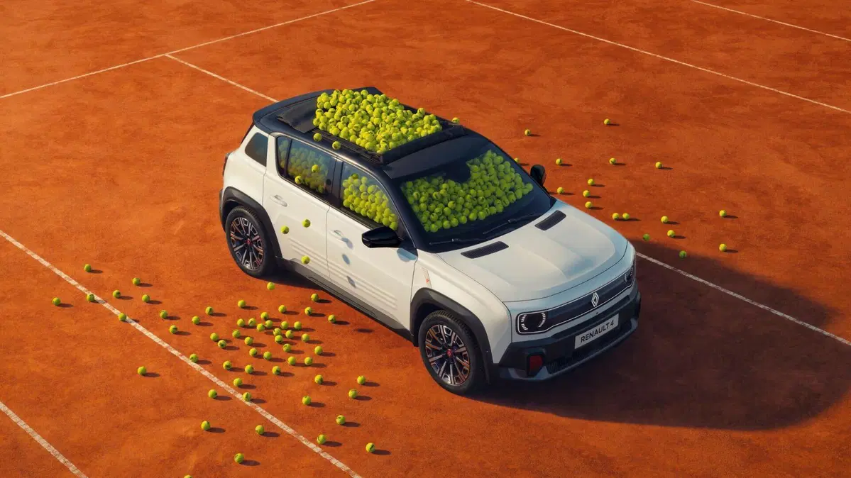 Renault 4 E-Tech Electric: l'elettrica si aggiorna, debutta la batteria LFP e arriva l'edizione Roland-Garros (22)