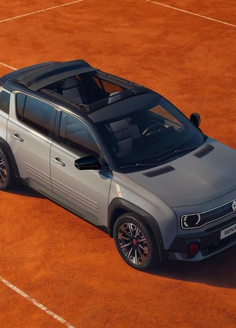 Renault 4 E-Tech Electric: l'elettrica si aggiorna, debutta la batteria LFP e arriva l'edizione Roland-Garros