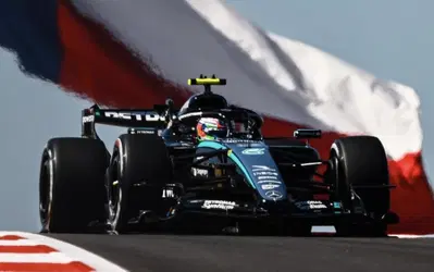 'Un filo nella crocchia di un ago': Mercedes vola con i nuovi pezzi, ma ora la W17 spaventa Bradley Lord