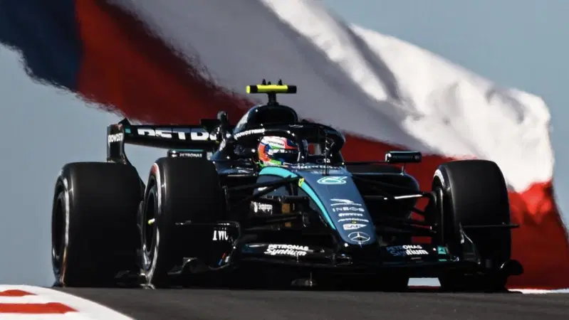 'Un filo nella crocchia di un ago': Mercedes vola con i nuovi pezzi, ma ora la W17 spaventa Bradley Lord
