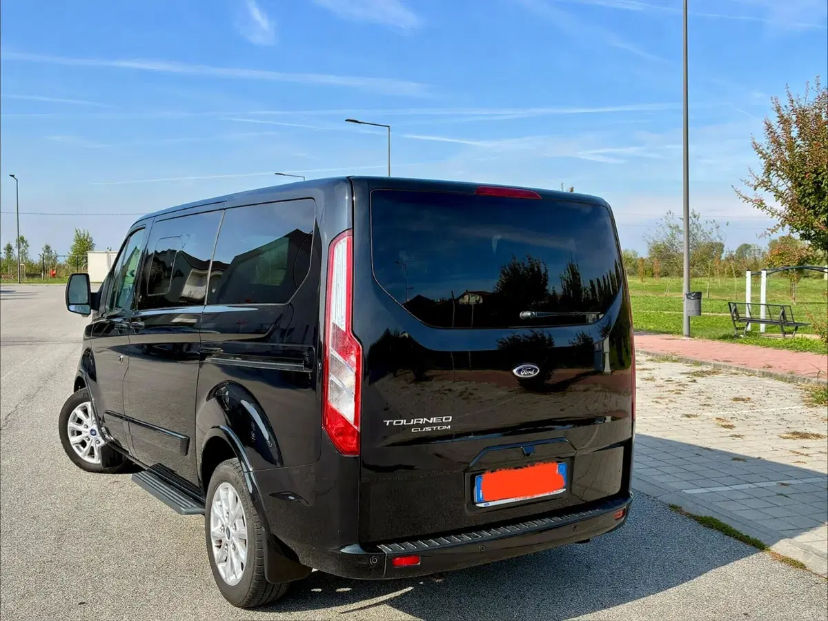 Ford Tourneo Custom usata a Padova (4)