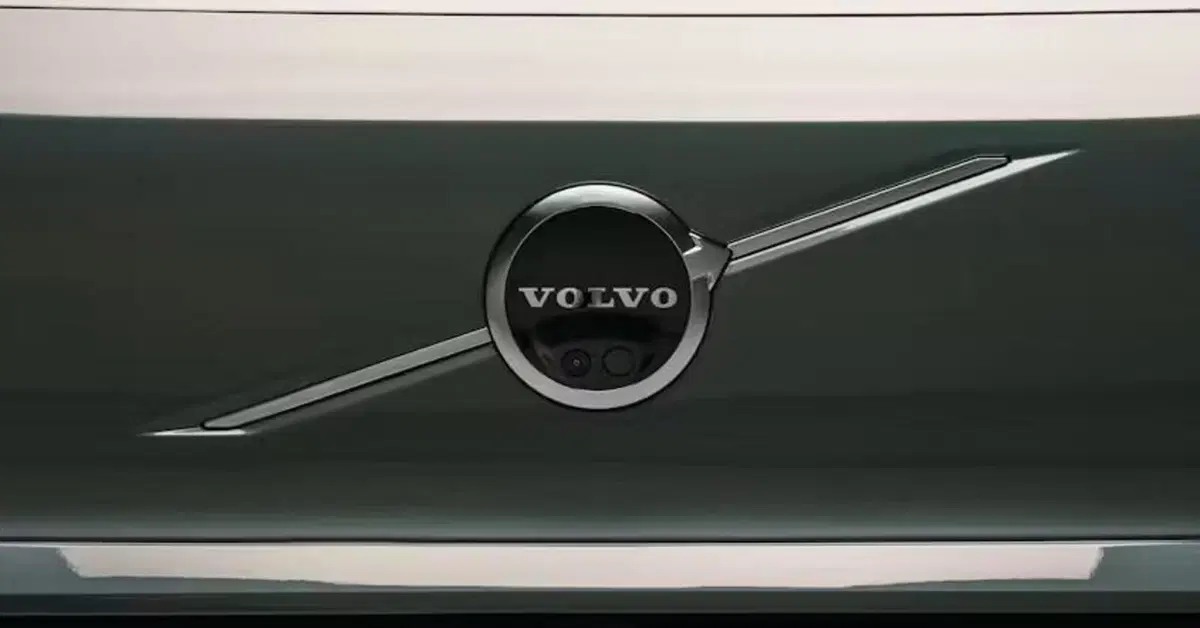 Volvo EX50, il nuovo SUV elettrico arriva nel 2027: tecnologia EX60 e prezzo più accessibile