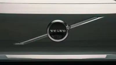 Volvo EX50, il nuovo SUV elettrico arriva nel 2027: tecnologia EX60 e prezzo più accessibile