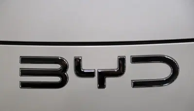 BYD vietate nella base USA in Giappone: stop alle auto cinesi per timore di spionaggio