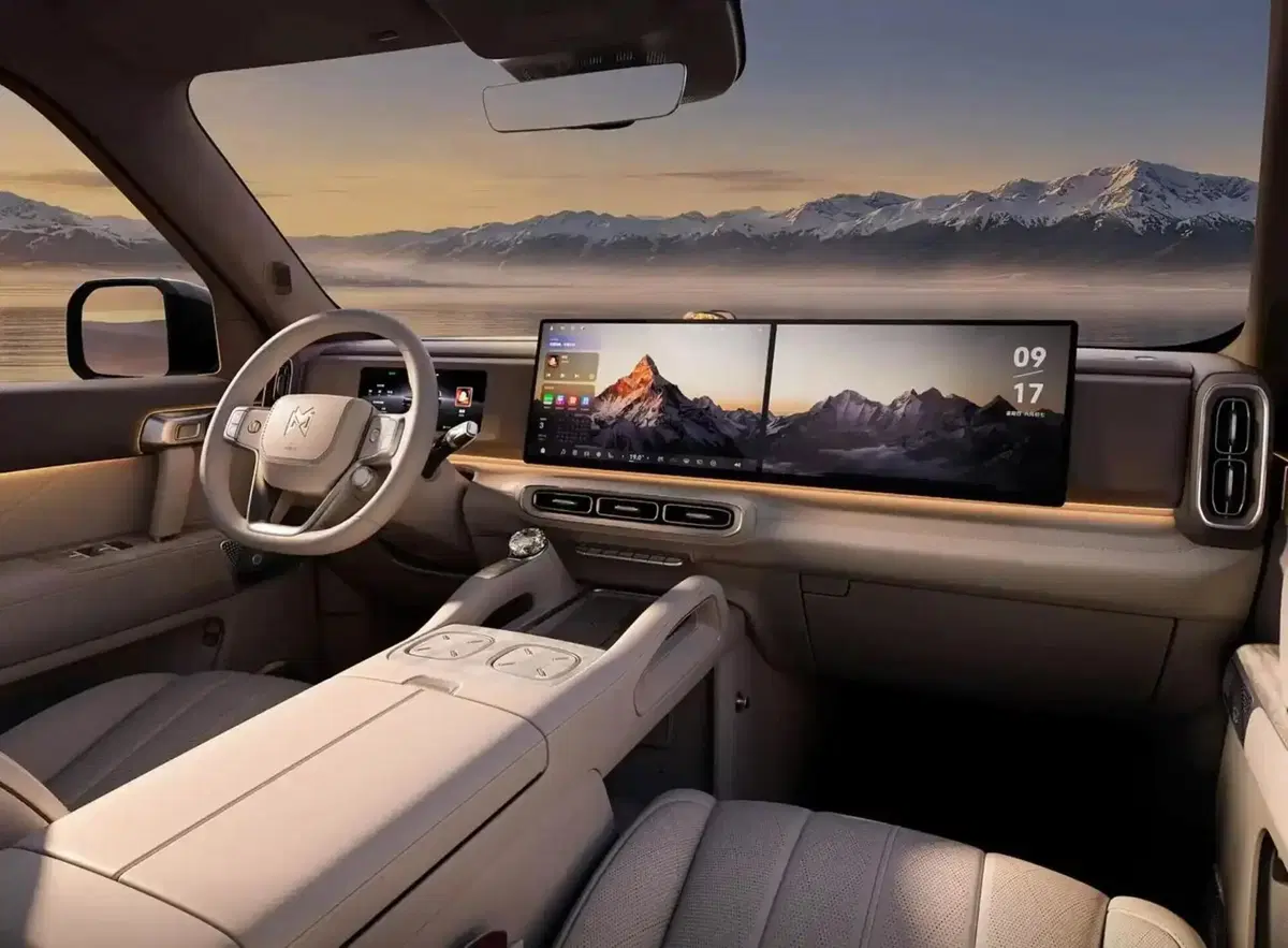 Dongfeng M-Hero X700, il SUV fuoristrada che pensa con il cervello Huawei e scatta da 0 a 100 in meno di 5 secondi (3)