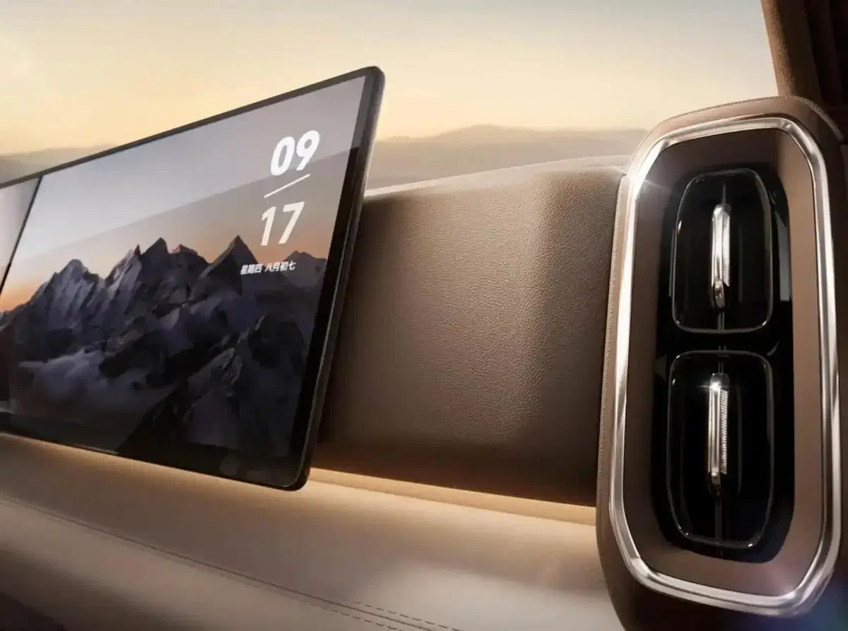 Dongfeng M-Hero X700, il SUV fuoristrada che pensa con il cervello Huawei e scatta da 0 a 100 in meno di 5 secondi (6)
