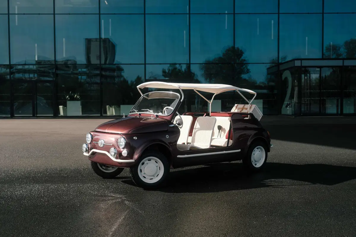 Garage Italia Spiaggina M: il restomod elettrico si allunga di 17 cm per fare spazio a quattro