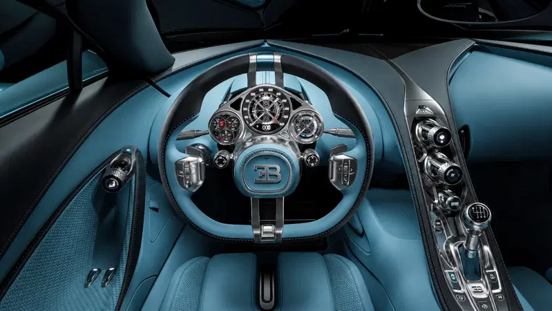 Cockpit Bugatti Tourbillon con il cambio manuale