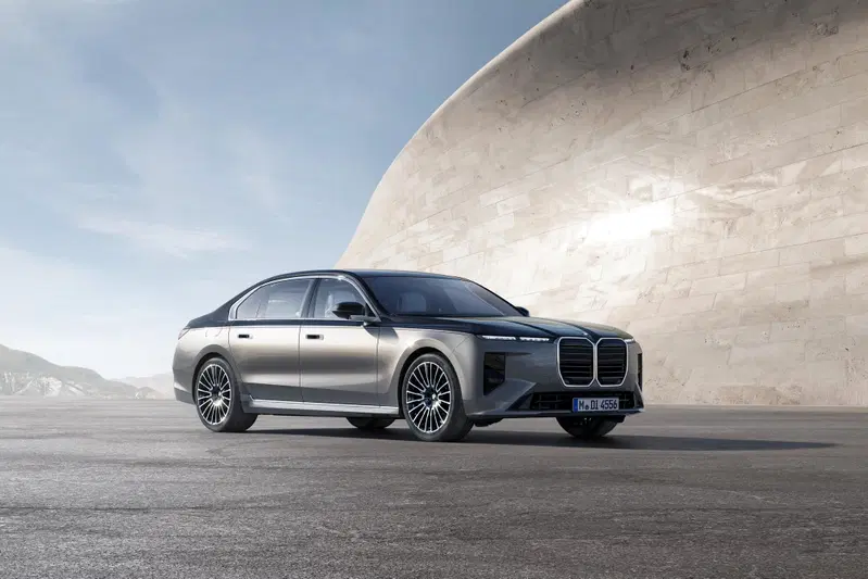 Nuova BMW Serie 7, il lusso incontra la Neue Klasse: così cambia l'ammiraglia di Monaco