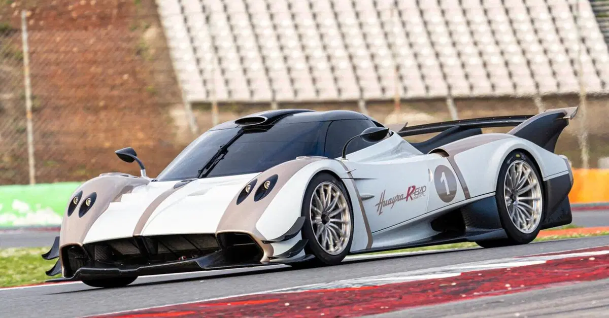 Pagani consegna una hypercar da 3,2 milioni: 900 CV e niente strada, può correre solo in pista