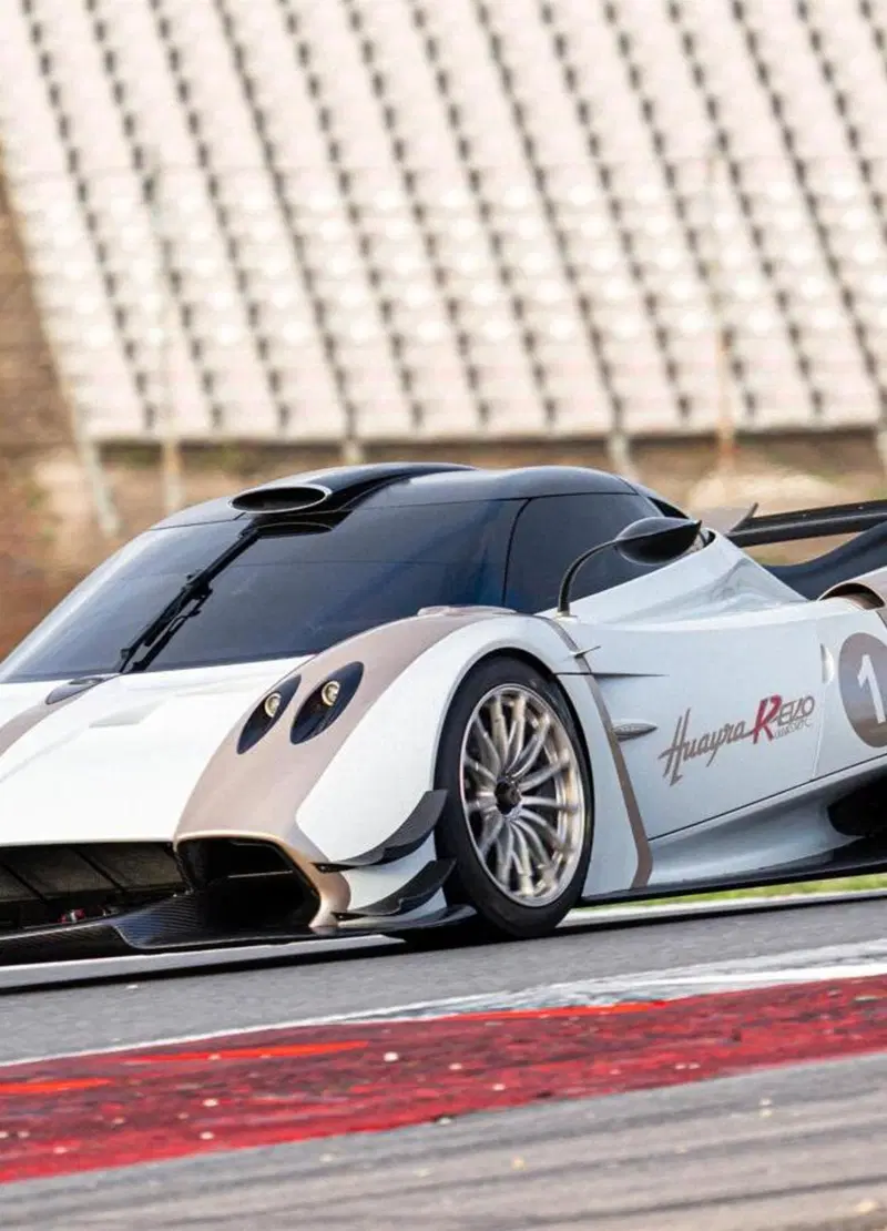 Pagani consegna una hypercar da 3,2 milioni: 900 CV e niente strada, può correre solo in pista