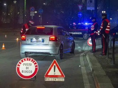 Nuovo Codice della Strada: stop al ritiro per la 'canna' della sera prima. Cambiano le regole anche per alcol e smartphone. Ecco cosa si rischia