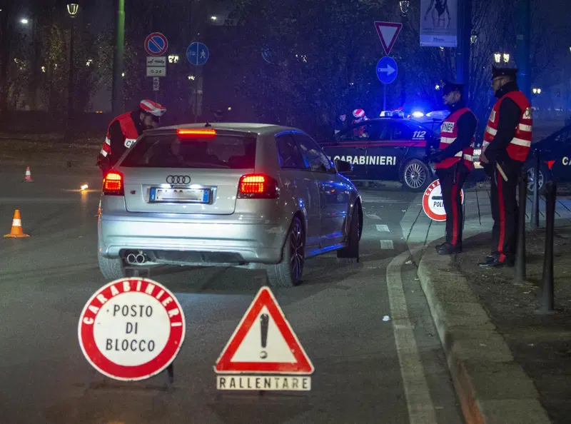 Nuovo Codice della Strada: stop al ritiro per la 'canna' della sera prima. Cambiano le regole anche per alcol e smartphone. Ecco cosa si rischia
