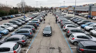 Bollo auto, Meloni punta a cancellarlo: servono 2,3 miliardi