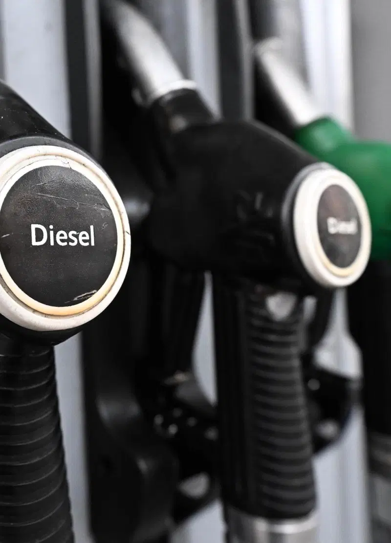 Caro carburanti, Eni e Q8 prorogano il tetto ai prezzi fino a dicembre: quanto costa il gasolio