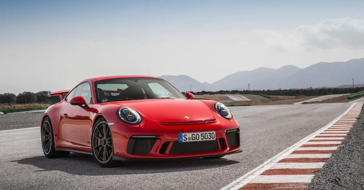 Porsche, utili in forte ripresa nel 2026: ricavi in calo, ma margini in crescita