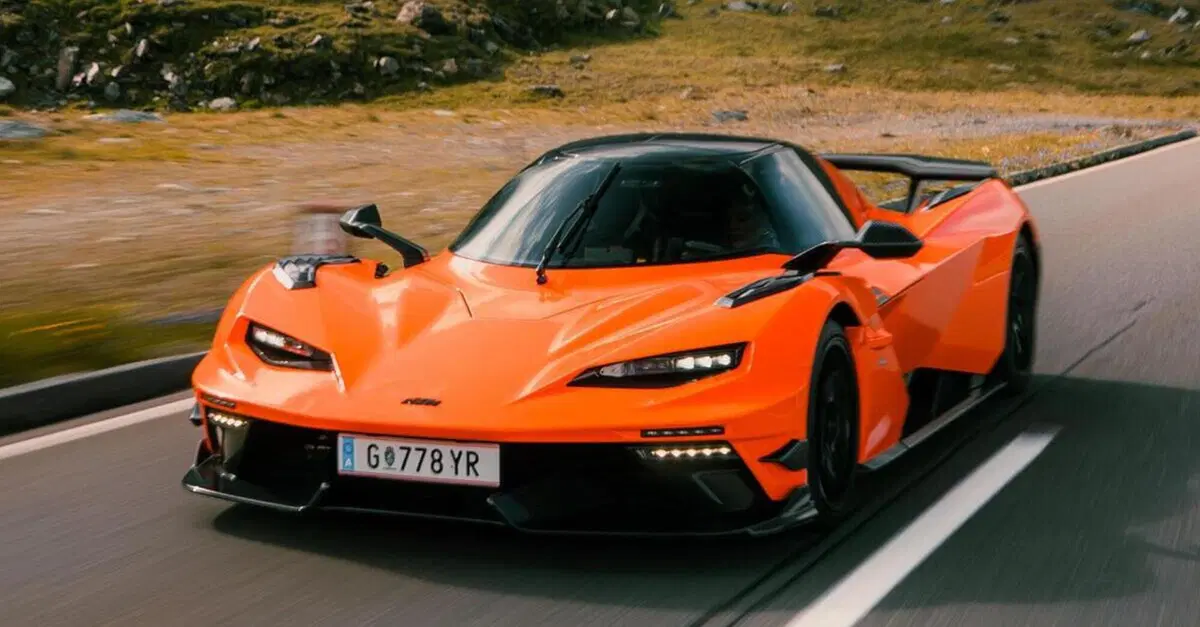 KTM X-Bow, la supercar austriaca cambia volto e alza la potenza: ora è ancora più estrema