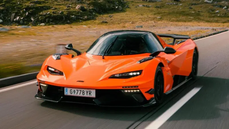 KTM X-Bow, la supercar austriaca cambia volto e alza la potenza: ora è ancora più estrema