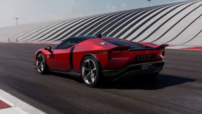 Una Ferrari da mezzo milione finisce sotto sequestro: spunta il sospetto di un furto in Belgio