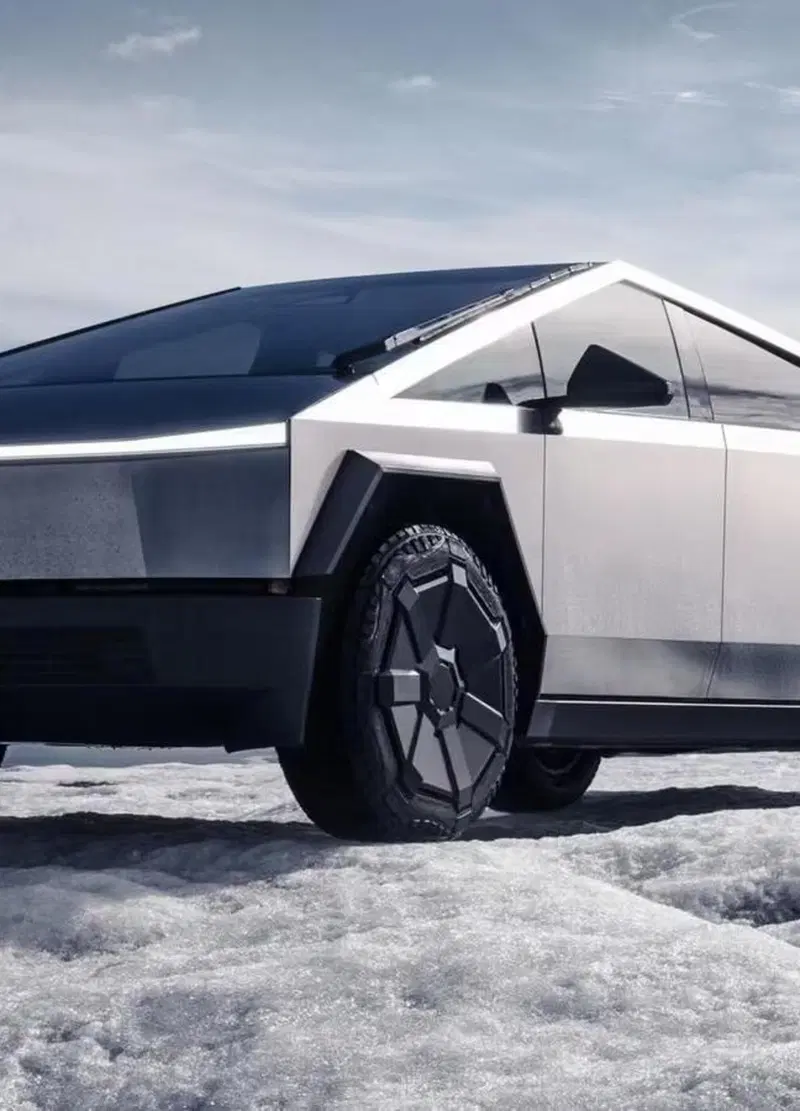 Tesla Cybertruck, prenotazioni cancellate a sorpresa: dopo anni di attesa sfuma il sogno di due clienti