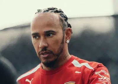 I miei riflessi sono più rapidi dei giovani: Hamilton lancia la sfida prima del Messico tra Ferrari e futuro