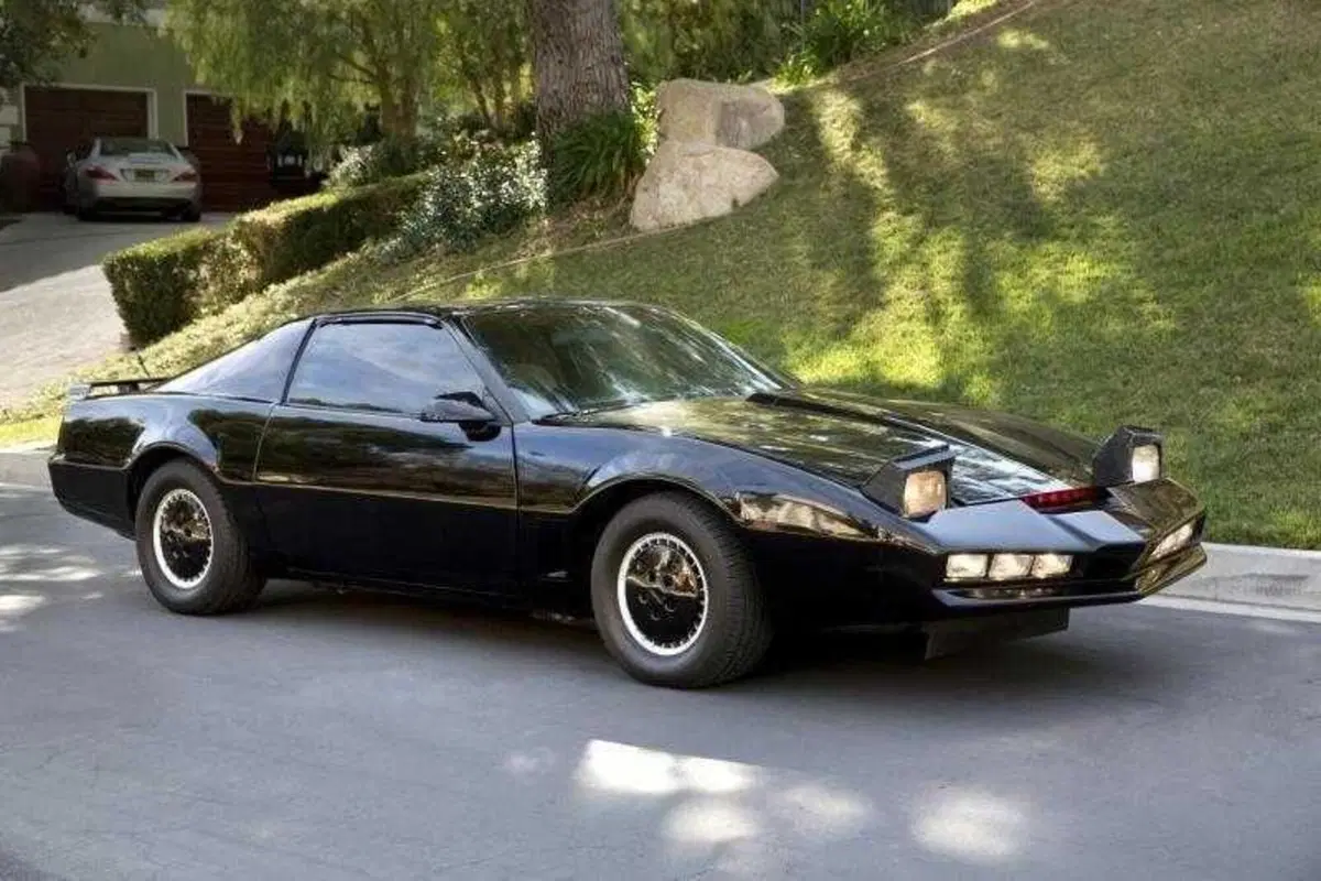 KITT di Supercar all’asta: la Pontiac Firebird che portò Knight Rider in Europa punta al record (2)