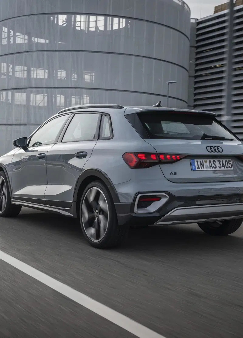 Audi A3 Allstreet, la prova del restyling: più tecnologia e 160 CV mild hybrid
