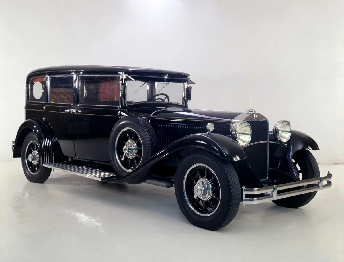 Papamobile Mercedes, cent’anni in mostra ai Musei Vaticani: dalla Nürburg di Pio XI alla Classe G elettrica (10)