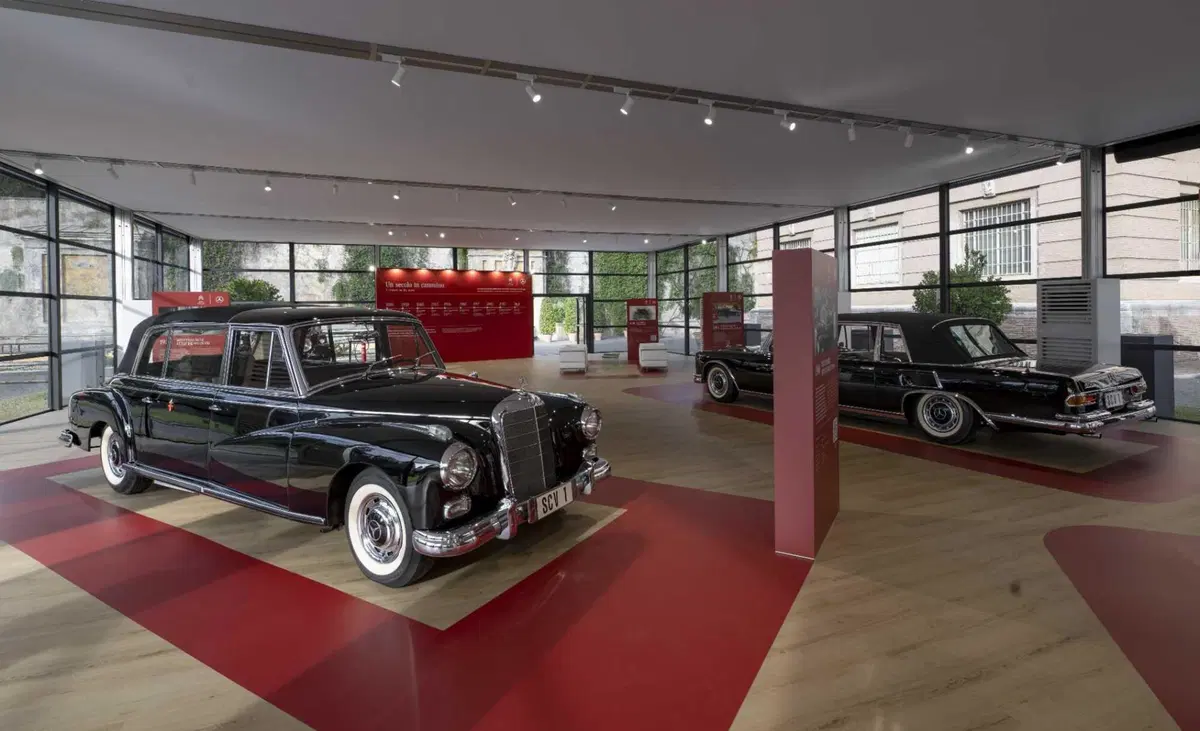 Papamobile Mercedes, cent’anni in mostra ai Musei Vaticani: dalla Nürburg di Pio XI alla Classe G elettrica (14)