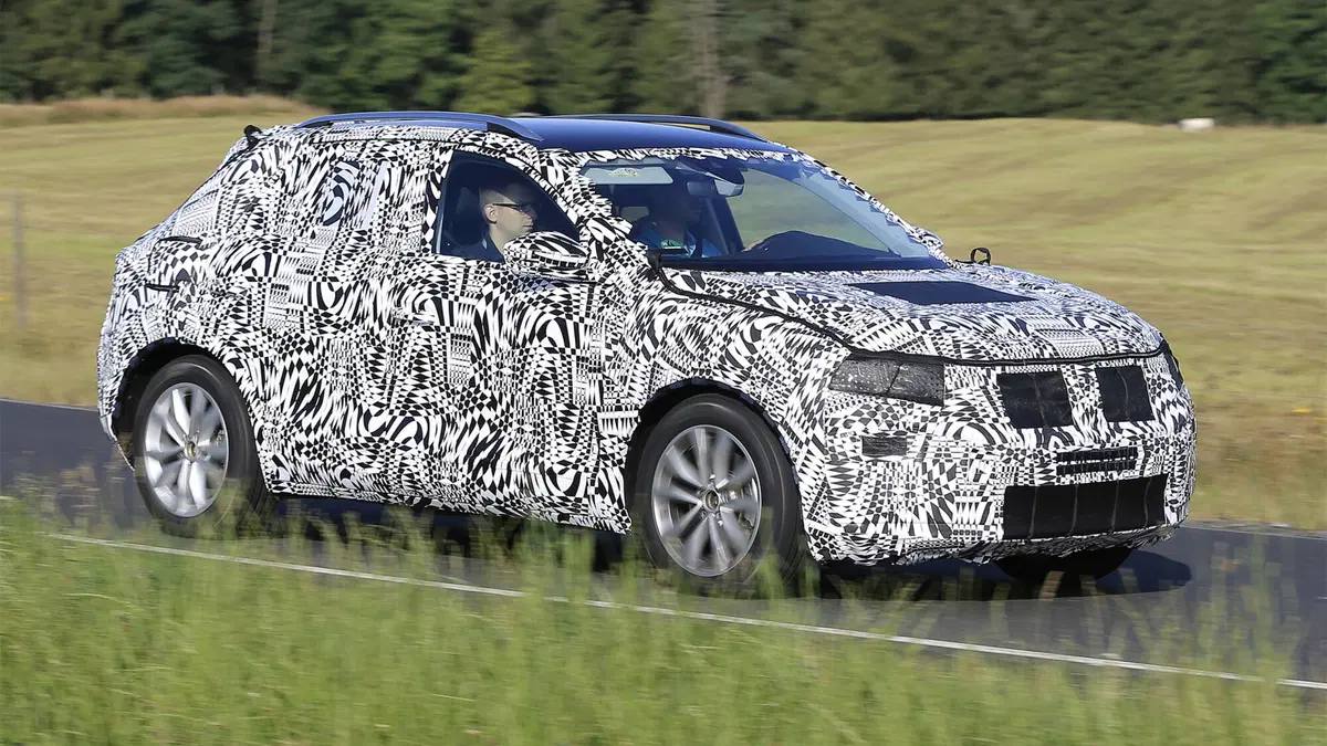 Volkswagen Polo SUV 2018 (2)