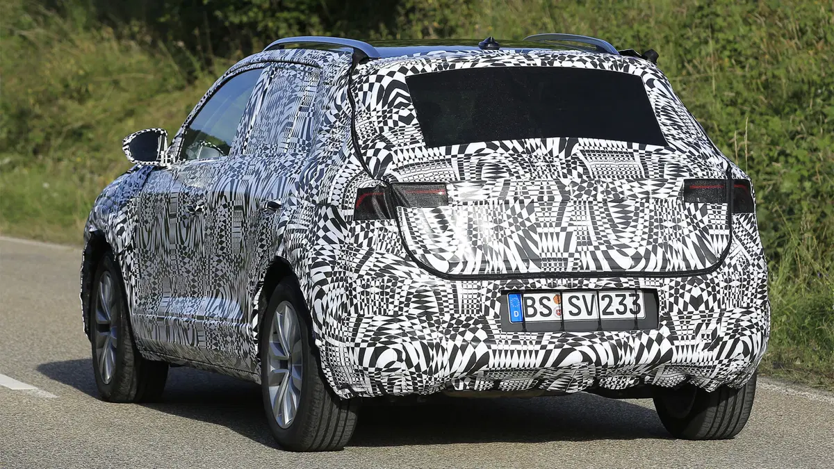 Volkswagen Polo SUV 2018 (7)