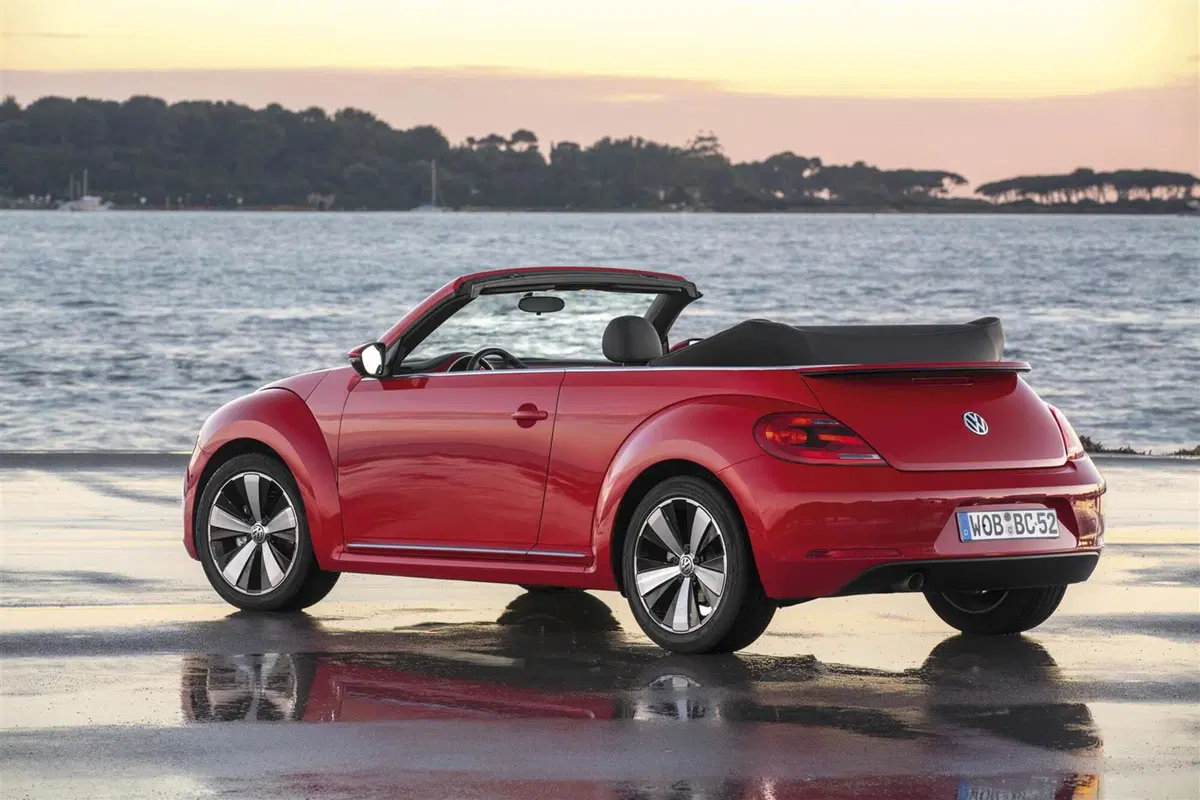 Quale scoprire, Confronto: VW Maggiolino Cabriolet 1.2 TSI Vs Mini One Cabrio (8)