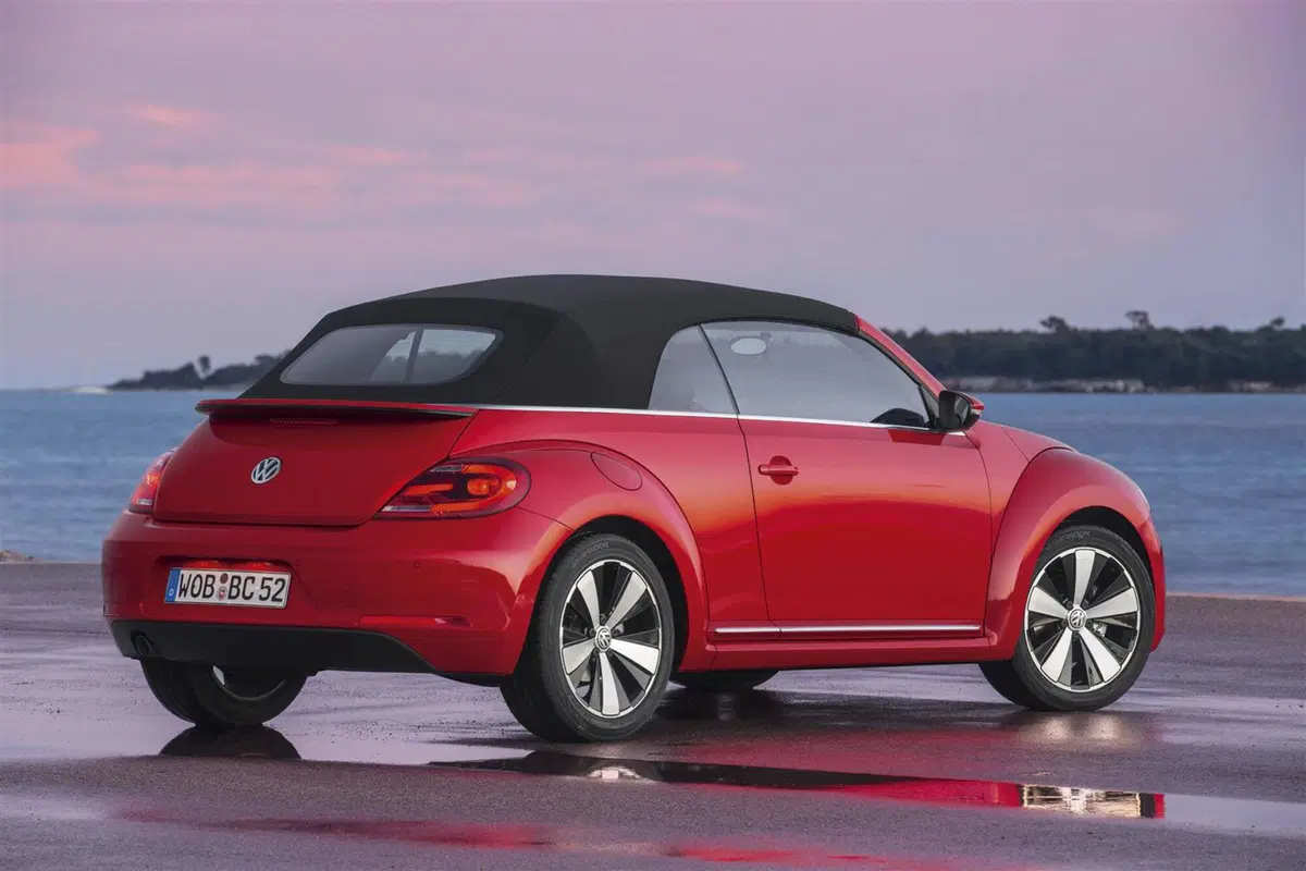 Quale scoprire, Confronto: VW Maggiolino Cabriolet 1.2 TSI Vs Mini One Cabrio (6)