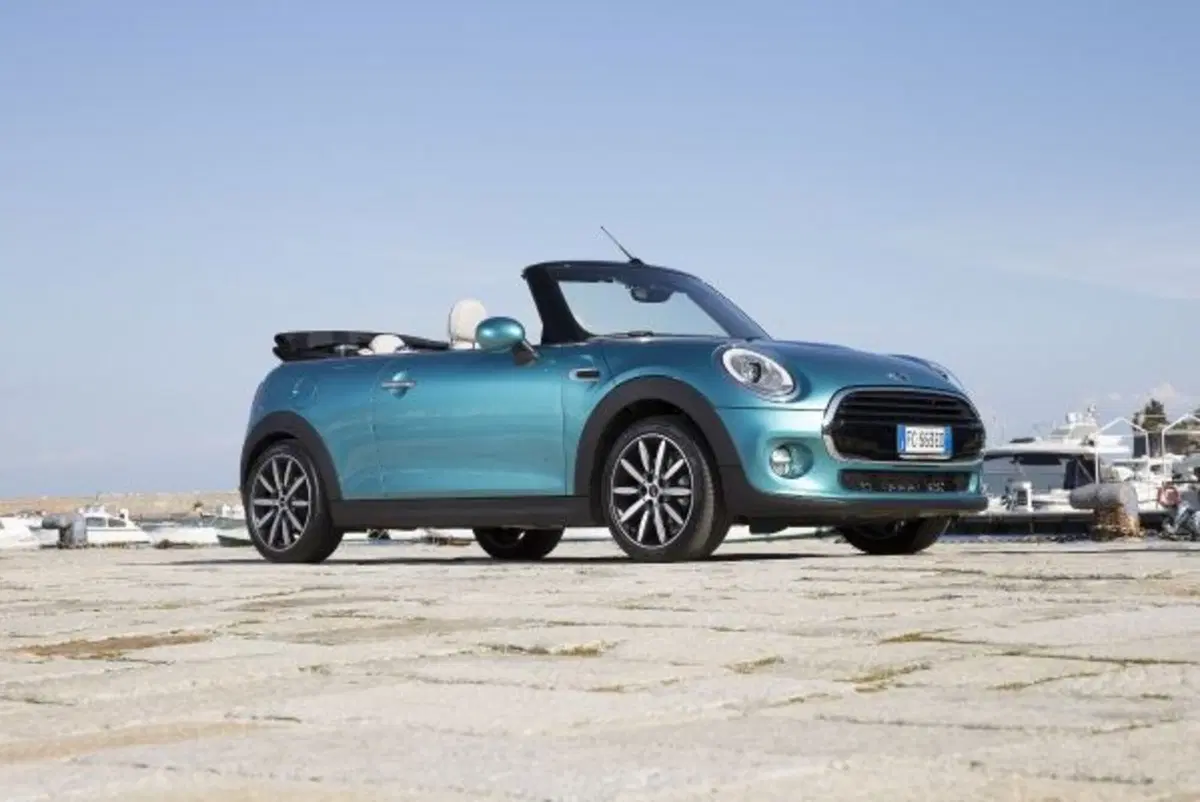 Quale scoprire, Confronto: VW Maggiolino Cabriolet 1.2 TSI Vs Mini One Cabrio