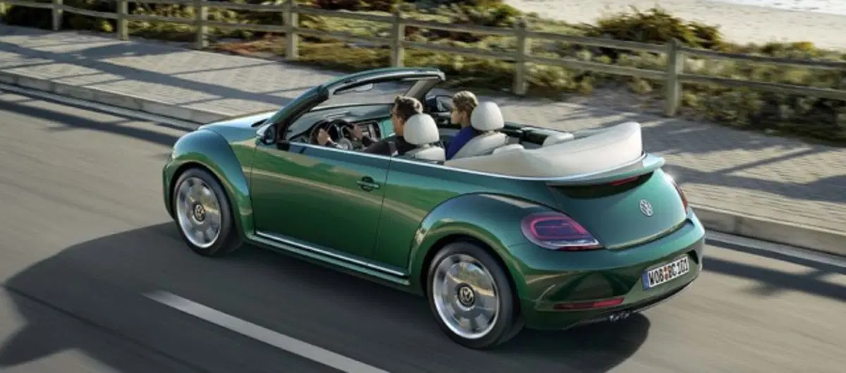Quale scoprire, Confronto: VW Maggiolino Cabriolet 1.2 TSI Vs Mini One Cabrio (7)