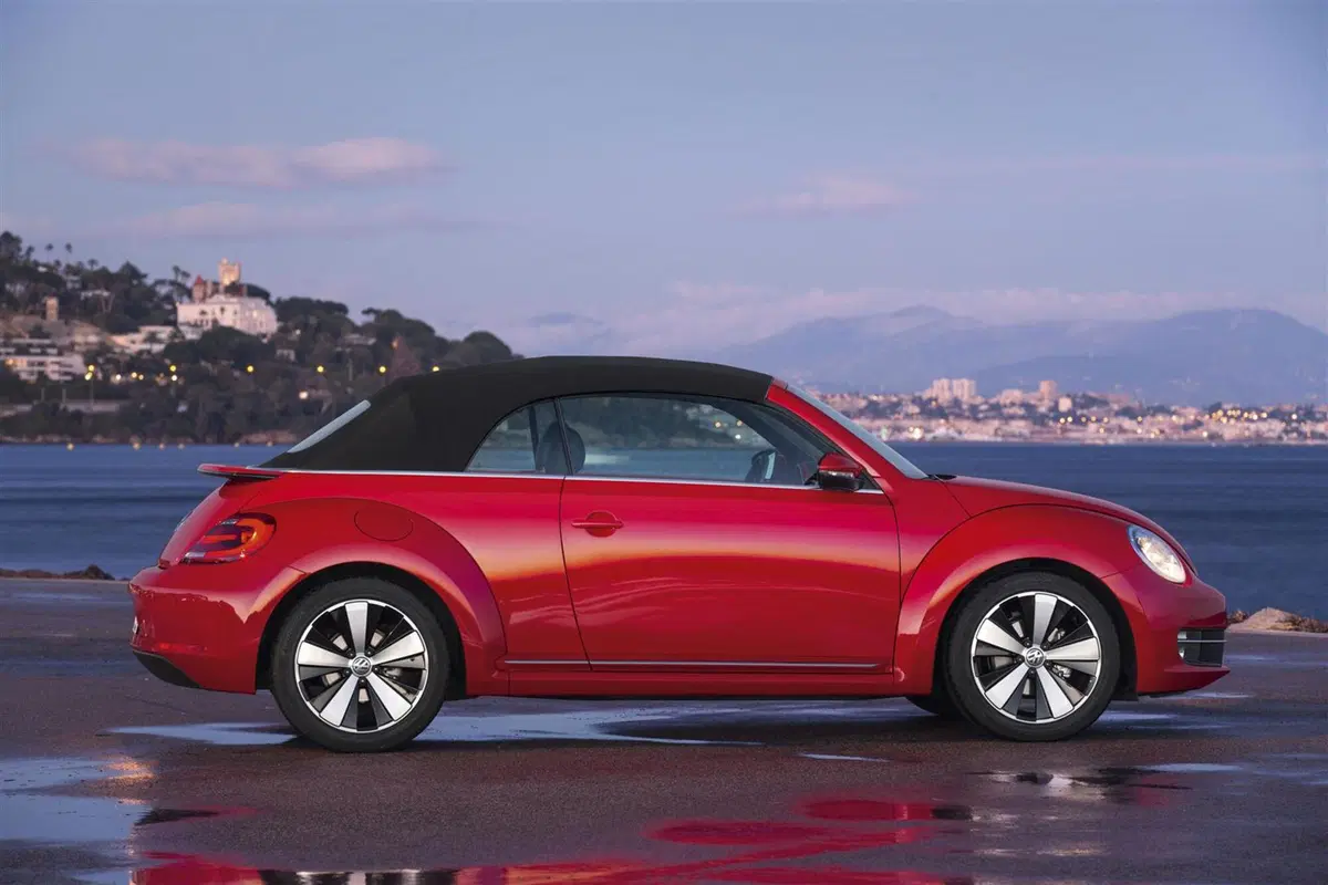 Quale scoprire, Confronto: VW Maggiolino Cabriolet 1.2 TSI Vs Mini One Cabrio (11)