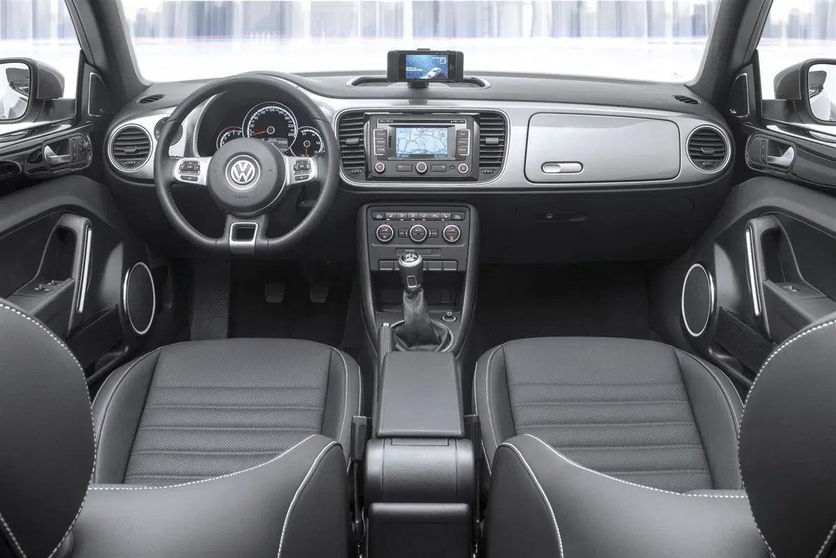 Quale scoprire, Confronto: VW Maggiolino Cabriolet 1.2 TSI Vs Mini One Cabrio (8)