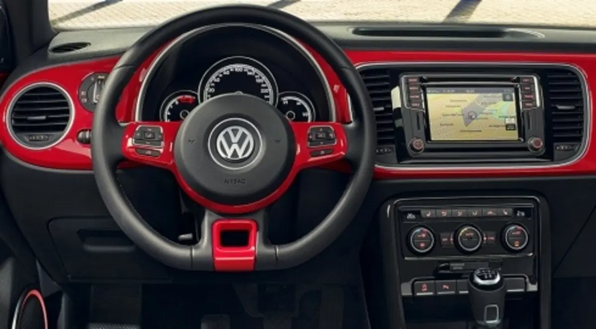 Quale scoprire, Confronto: VW Maggiolino Cabriolet 1.2 TSI Vs Mini One Cabrio (2)