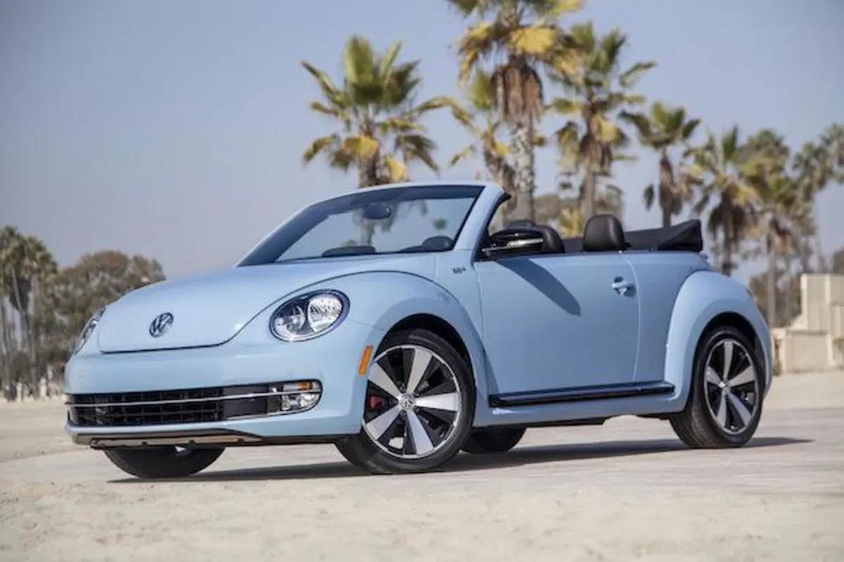 Quale scoprire, Confronto: VW Maggiolino Cabriolet 1.2 TSI Vs Mini One Cabrio (11)