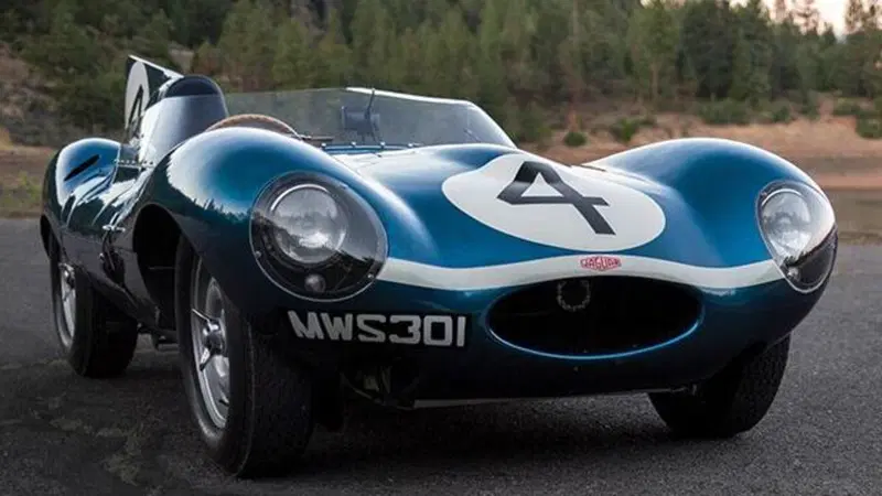 Una Jaguar D-Type del 1955 venduta all'asta per 21 milioni di dollari