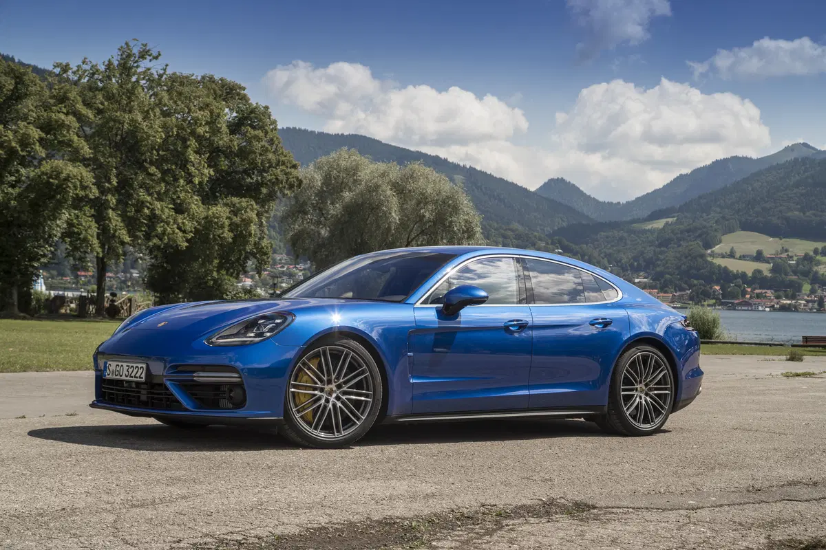 Porsche Panamera Turbo [Video] (6)