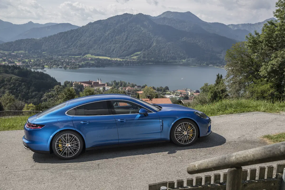 Porsche Panamera Turbo [Video] (20)