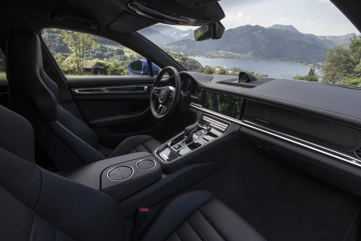 Porsche Panamera Turbo [Video] (22)