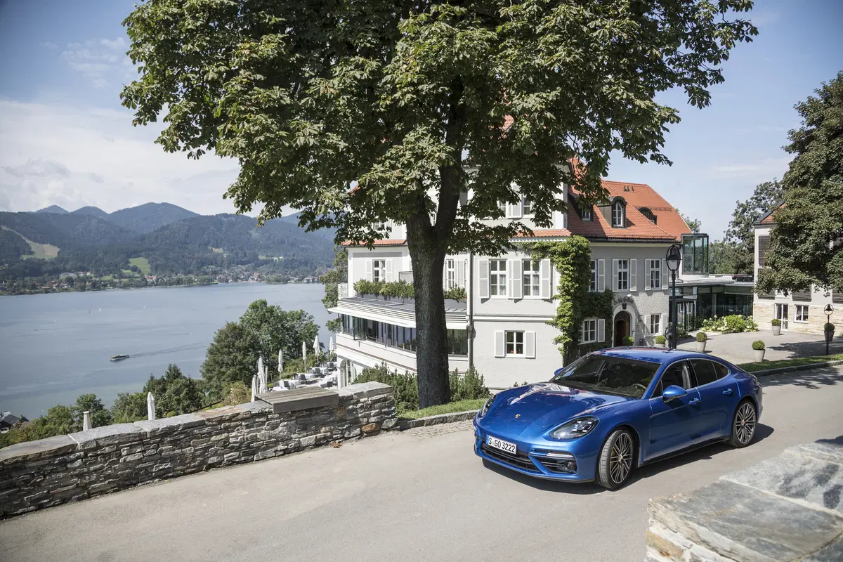 Porsche Panamera Turbo [Video] (23)