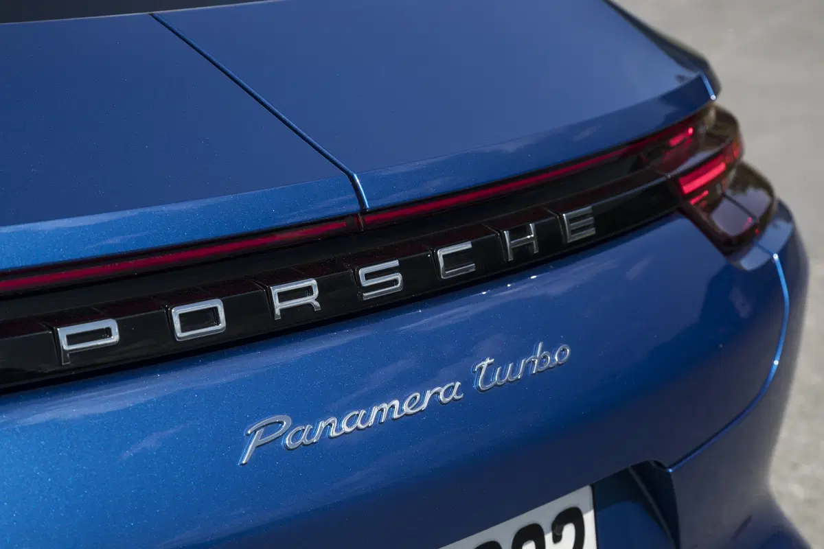 Porsche Panamera Turbo [Video] (27)