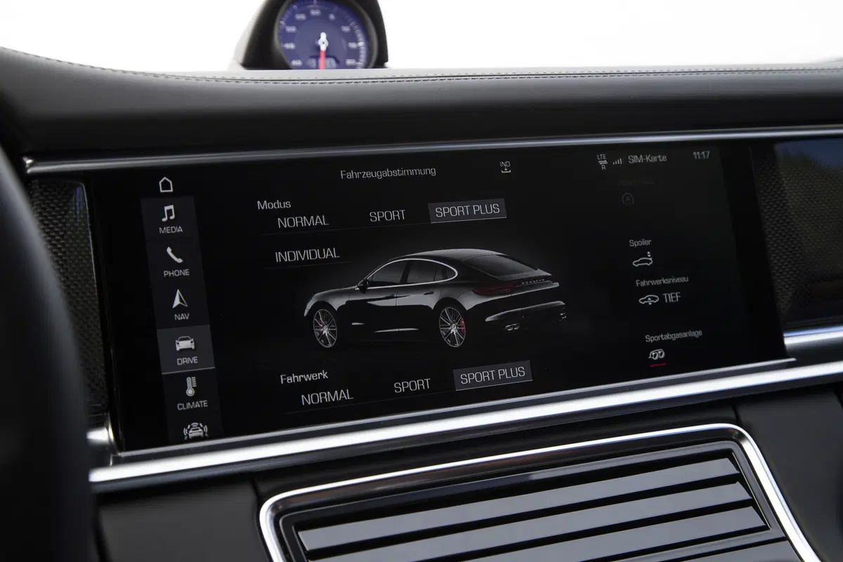 Porsche Panamera Turbo [Video] (31)